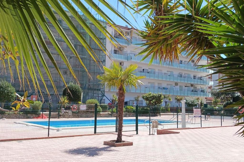 Alegre Apto Con Piscina, A 300M De La Playa. Blanes Luaran gambar