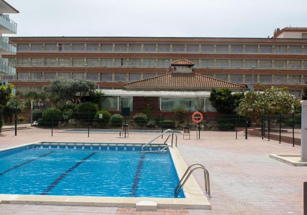 Alegre Apto Con Piscina, A 300M De La Playa. Blanes Luaran gambar