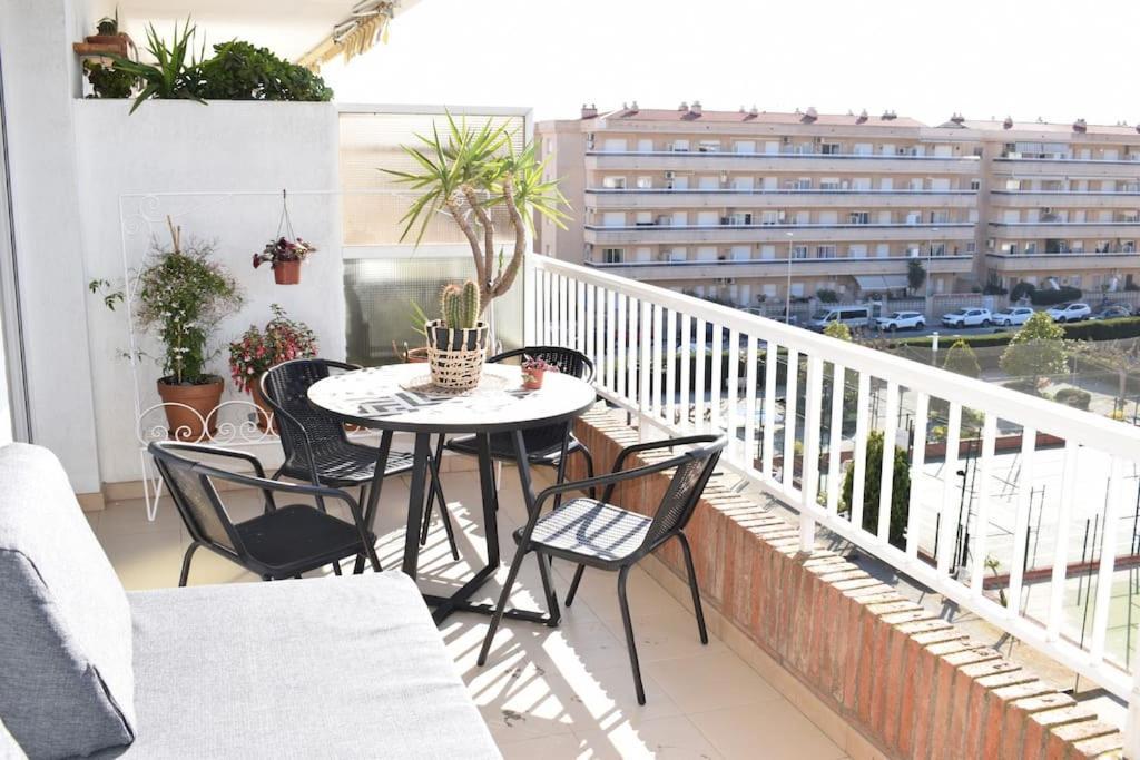 Alegre Apto Con Piscina, A 300M De La Playa. Blanes Luaran gambar